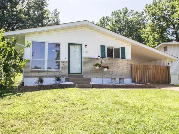 4508 Wolfgang Dr, Saint Louis, MO 63129