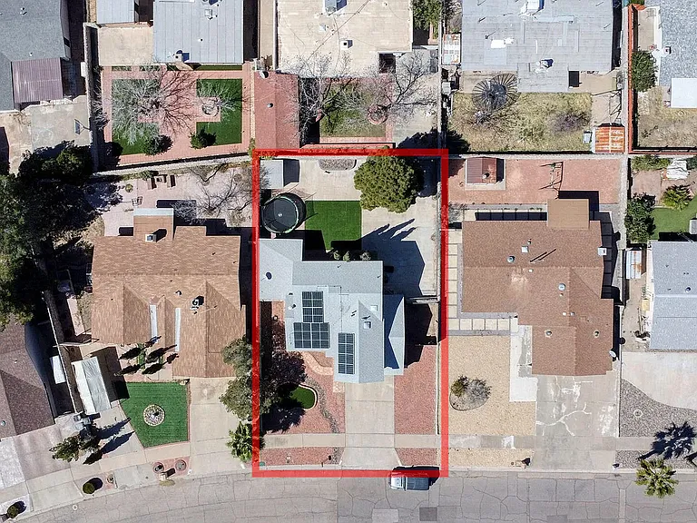 617 Cascade Ln — Photo 2