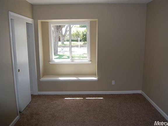 5th image of 1409 Oakmont Dr