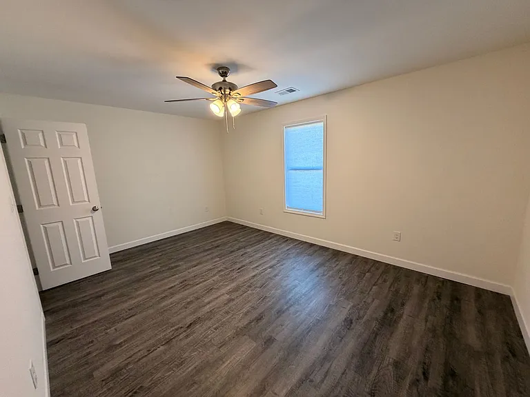 4008 Eugene Dr — Photo 4