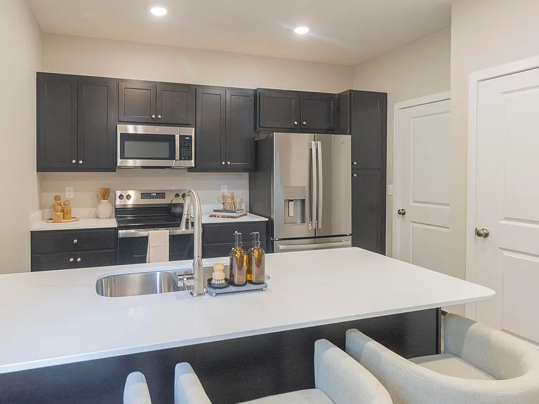 2700 Emery Dr — Photo 17