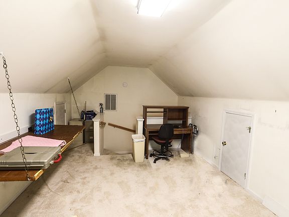 2nd image of 126 Glen Willow Ct