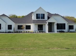 215 The Falls Dr, Sunnyvale, TX 75182