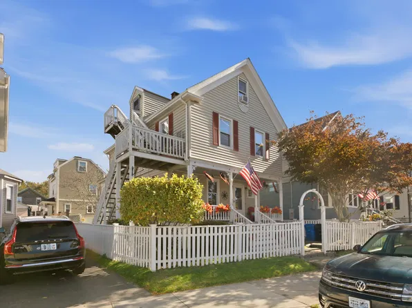 12 Carroll Ave #2, Newport, RI 02840