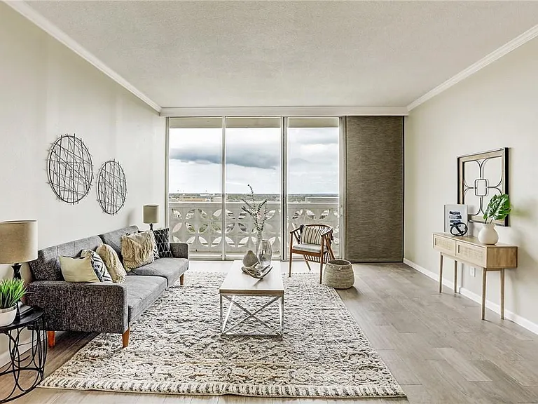 1801 Lavaca St #11F — Photo 3