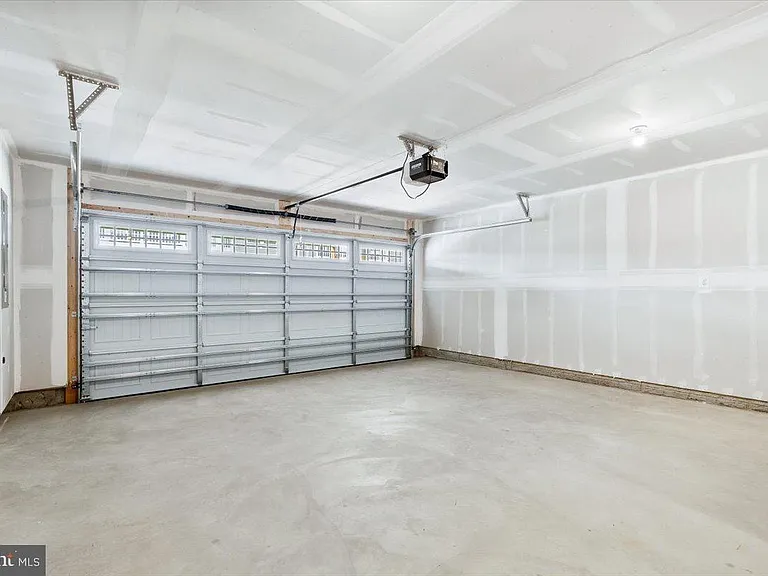 1795 Atlas Dr — Photo 25