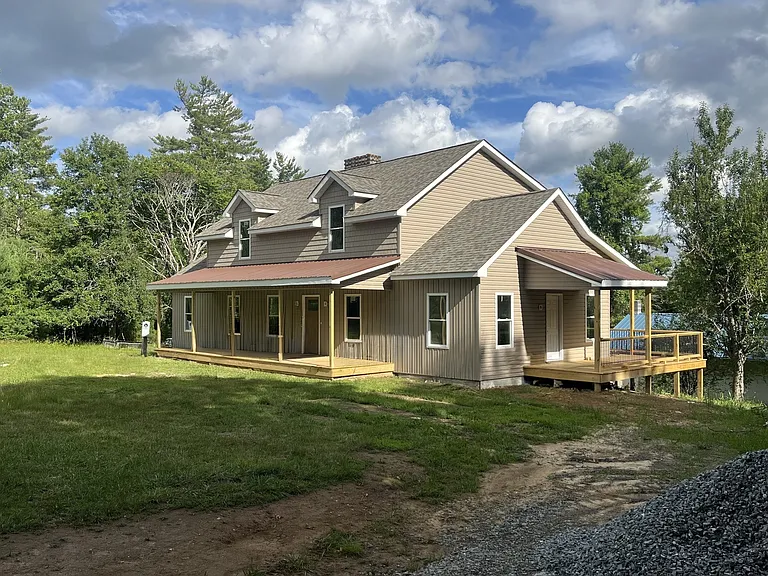 410 Brooks Rd — Photo 1