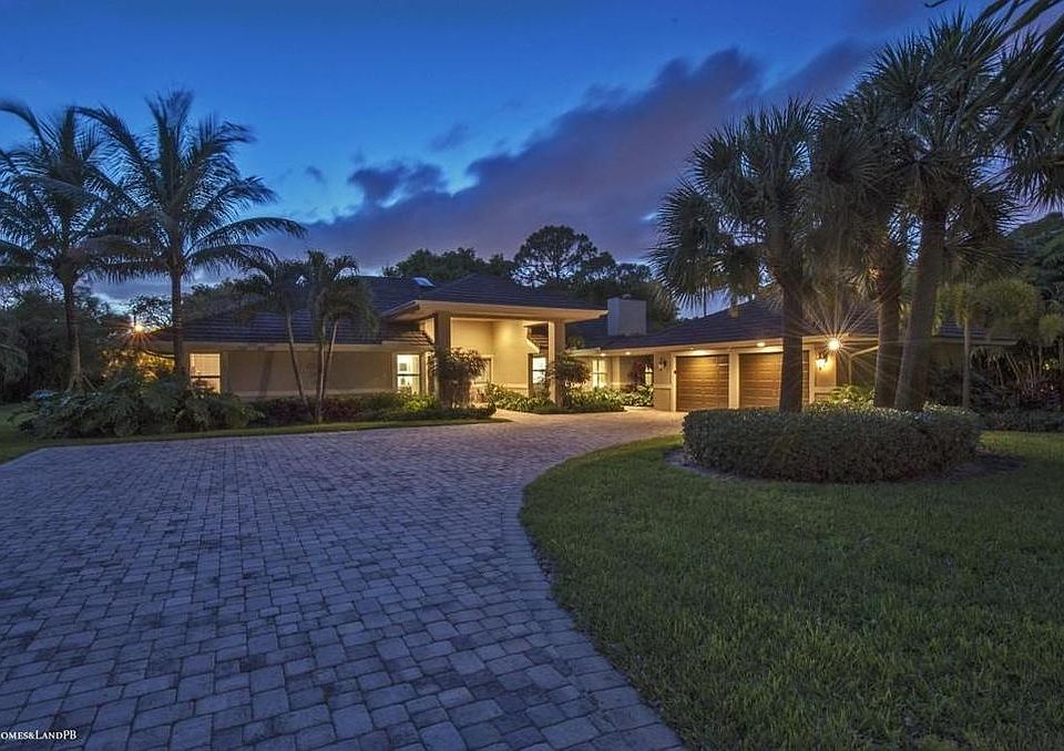 2320 Greenbriar Dr
