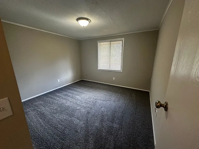 Poplar Ridge Apartments — Photo 33