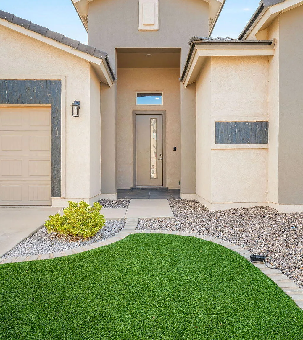 4 bed, 2.0 bath, 2115 sqft, $2,700 — Photo 4