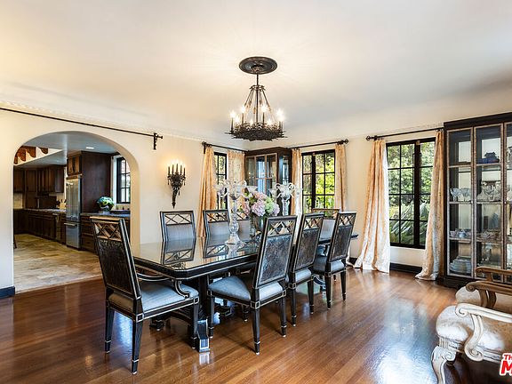 5th image of 2086 S Oak Knoll Ave