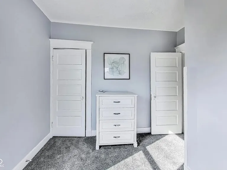1st room - staged