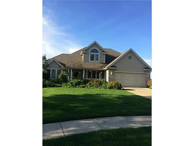 1352 Oaktree Ct photo 1
