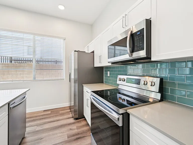 Baseline on 16 — Photo 23