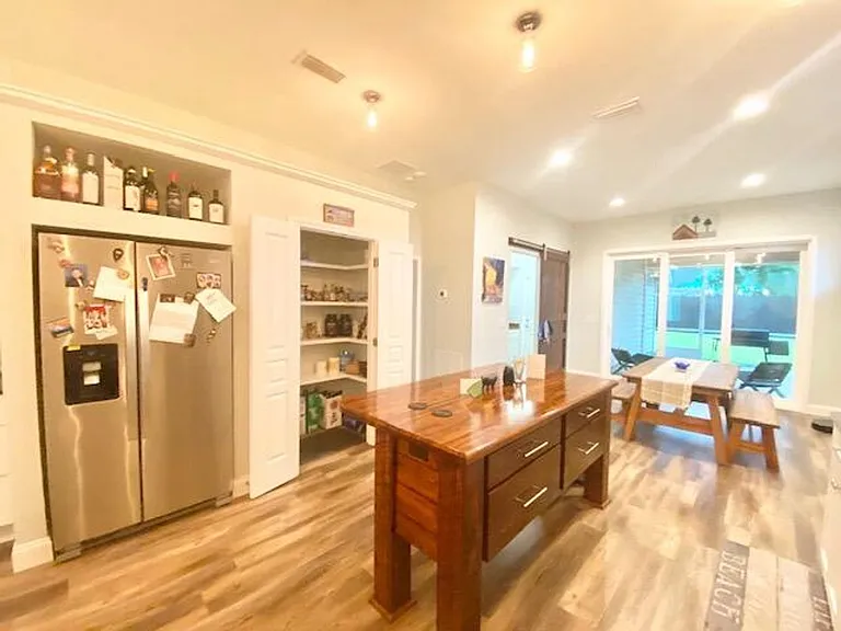 210 Pines St — Photo 11