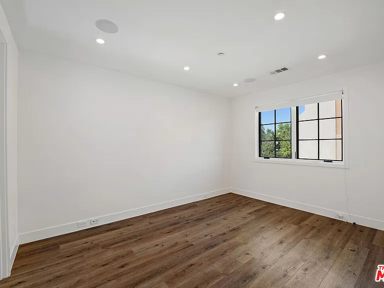 5330 Agnes Ave #1/2 — Photo 19