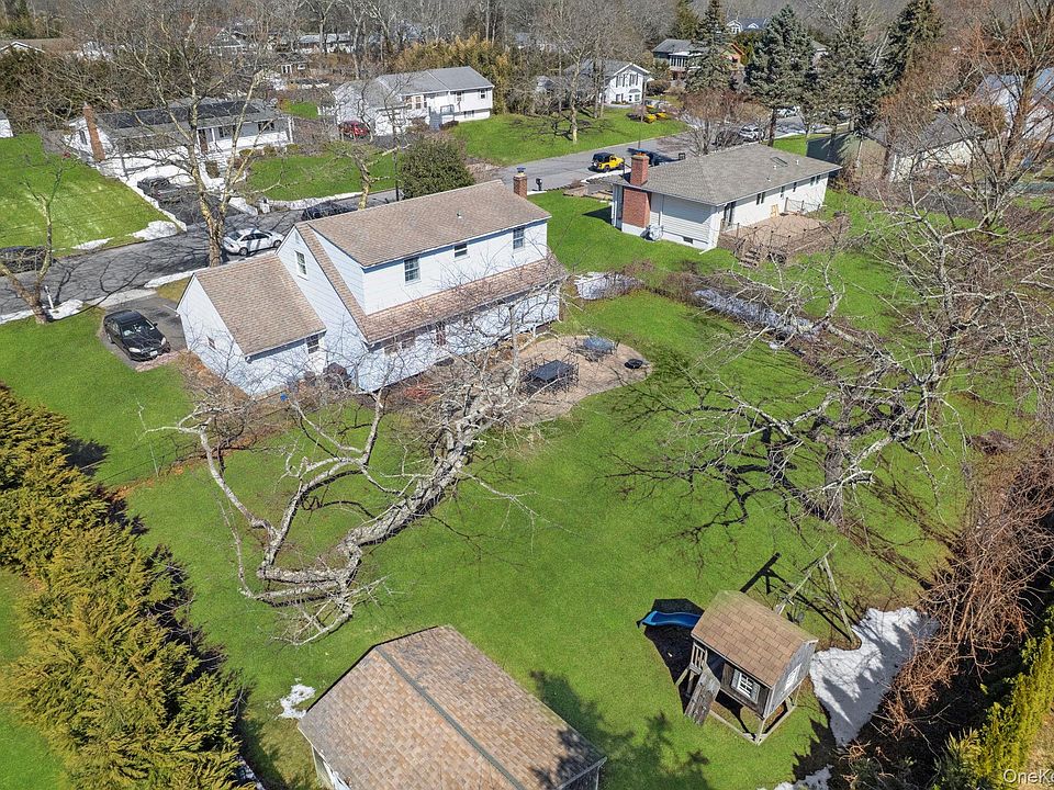 1st image of 8 Beverly Lane
