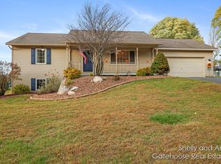 7460 High Timber Dr, Greenville, MI 48838