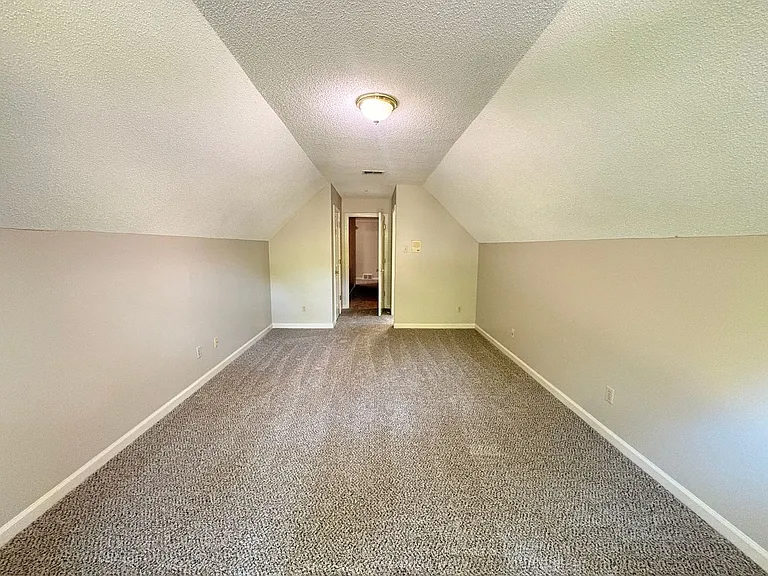 1703 Bryn Mawr Cv — Photo 28