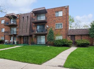 903 Elder Rd APT 5, Homewood, IL 60430