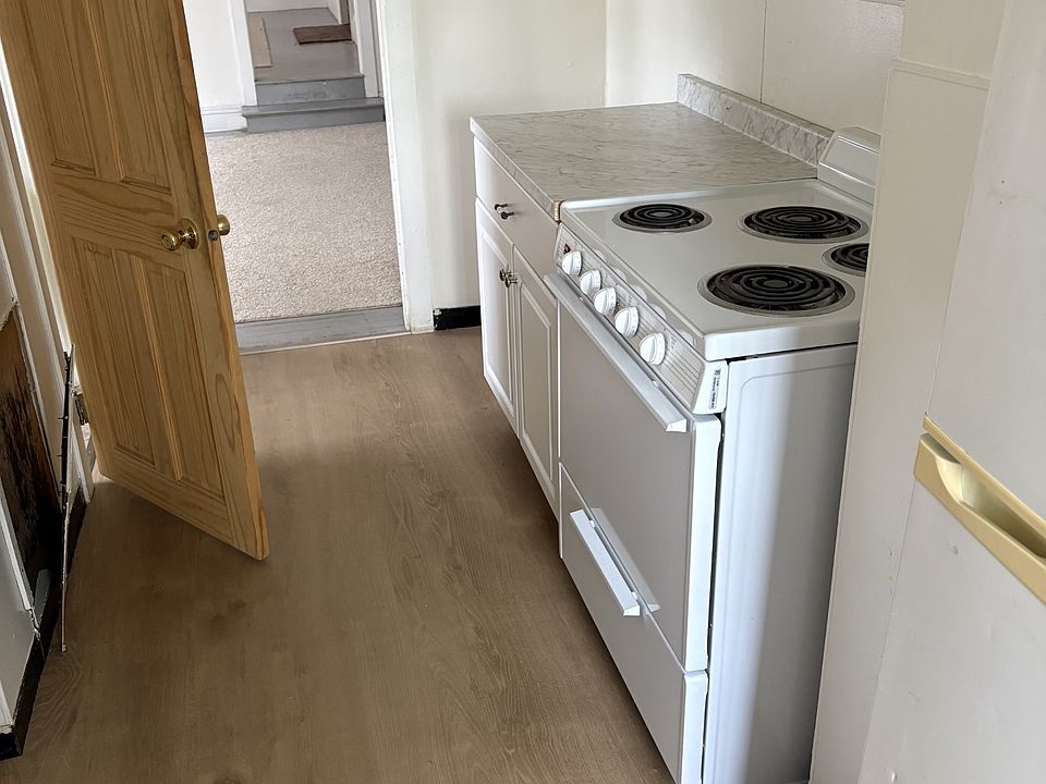 1st image of 202 Essex St #3