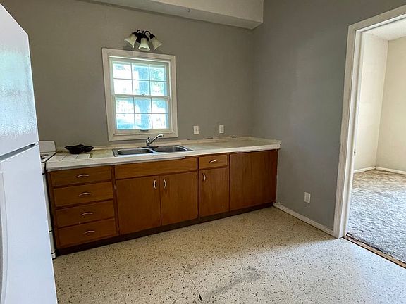 5th image of 626 Union St #1