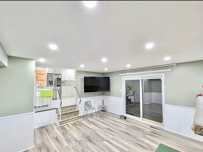 68 Briargate Dr — Photo 6