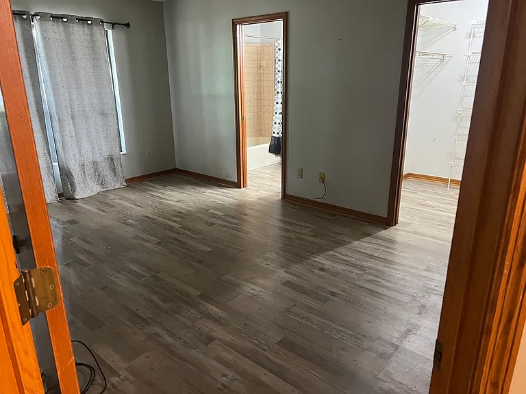 109 Clay Ave S — Photo 9