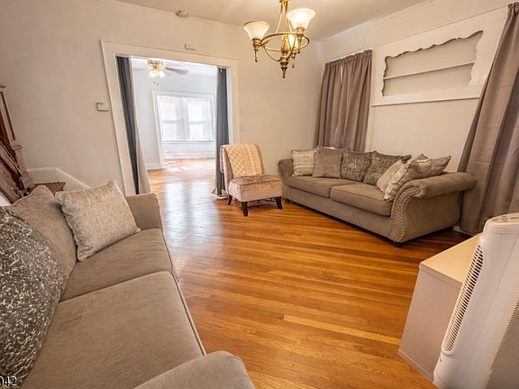 4th image of 26 Scofield St