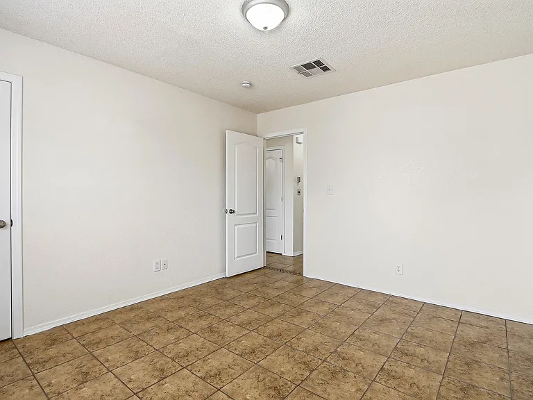 12320 Robert Dahl Dr — Photo 5