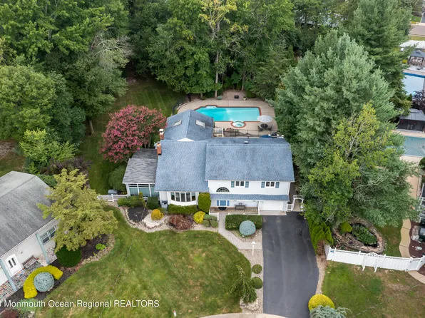 4 Frost Court, Morganville, NJ 07751