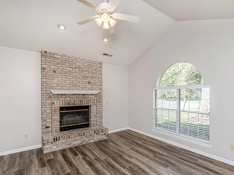 1416 Whitburn Dr — Photo 4