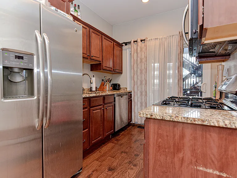 347 E 8th St #2 — Photo 4