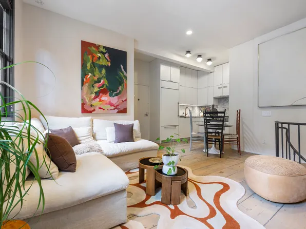 49 King Street image 3 of 12