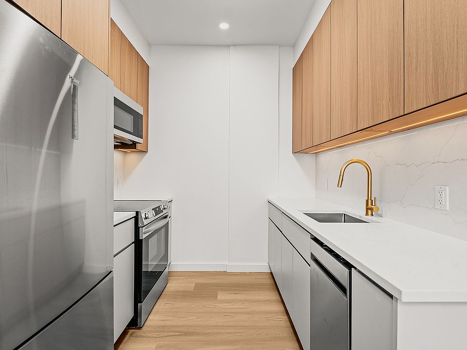 1st image of 556 Baltic St #4B