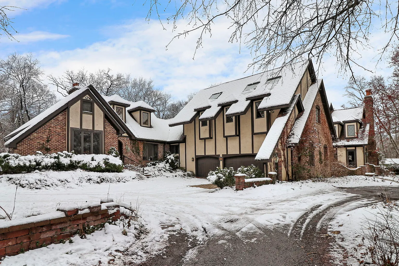 2 Fernwood Dr photo 1