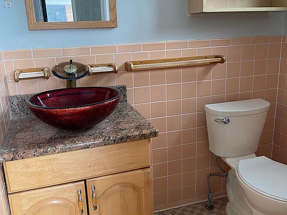 4th image of 112 E Hickory Grove Rd