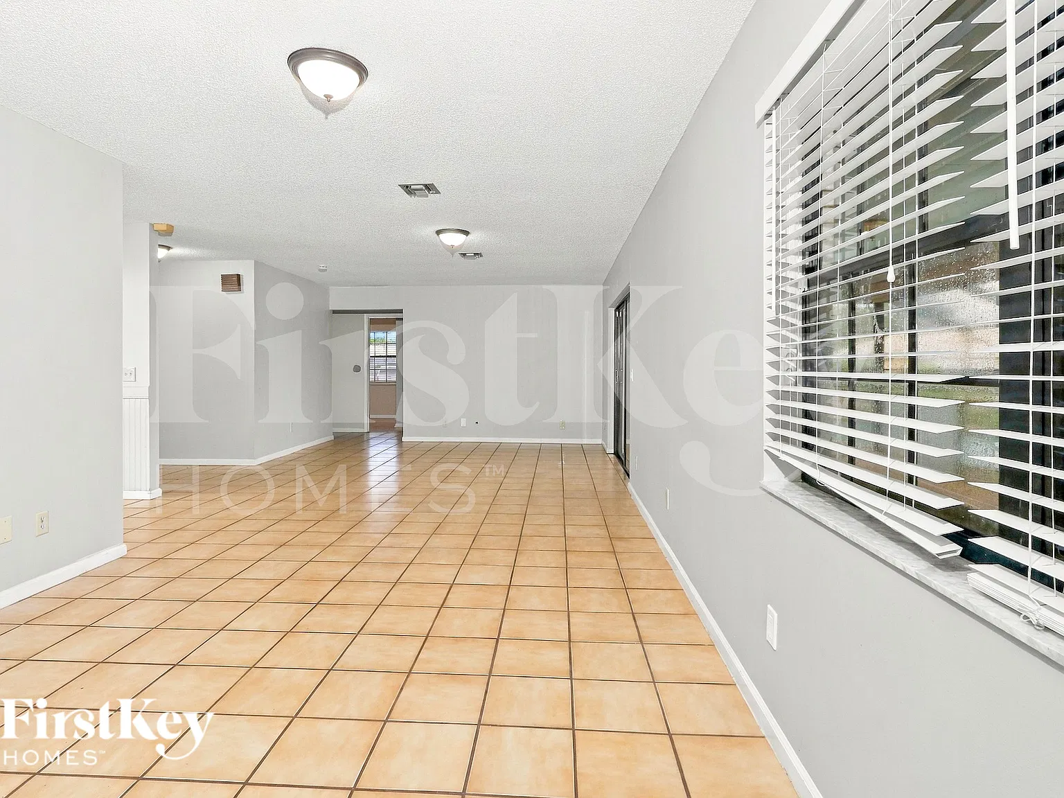 5 bed, 2.0 bath, 1909 sqft, $3,065 — Photo 3