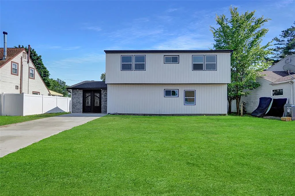4 bed, 1700 sqft, $5,500 — Photo 1