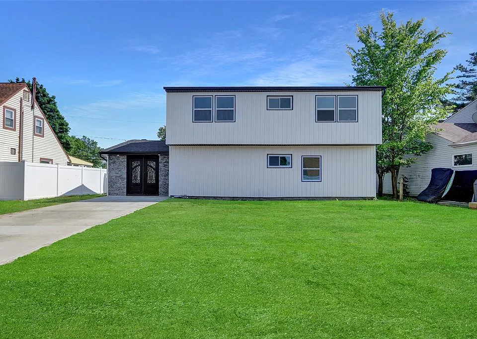 12 Woodcock Ln