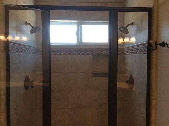 MBA - dual shower heads 