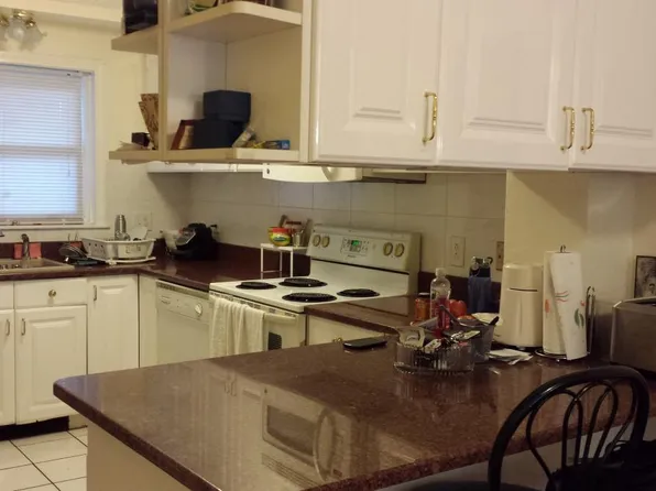 256 Washington Blvd APT 18, Stamford, CT 06902
