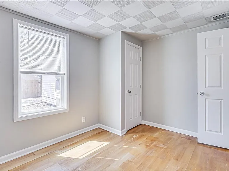 6046 Hugo Dr — Photo 27
