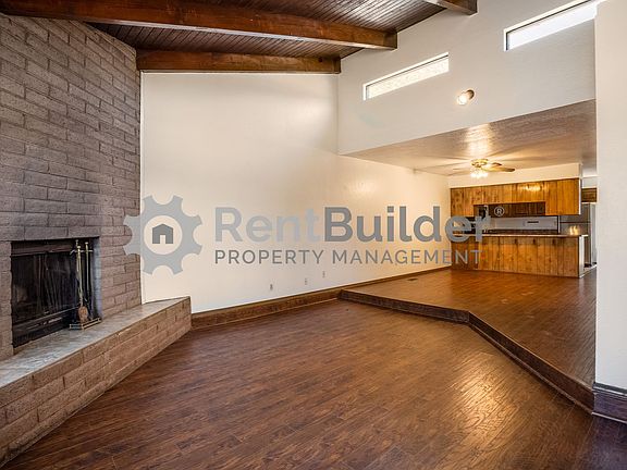 4th image of 318 Columbia Dr SE #A