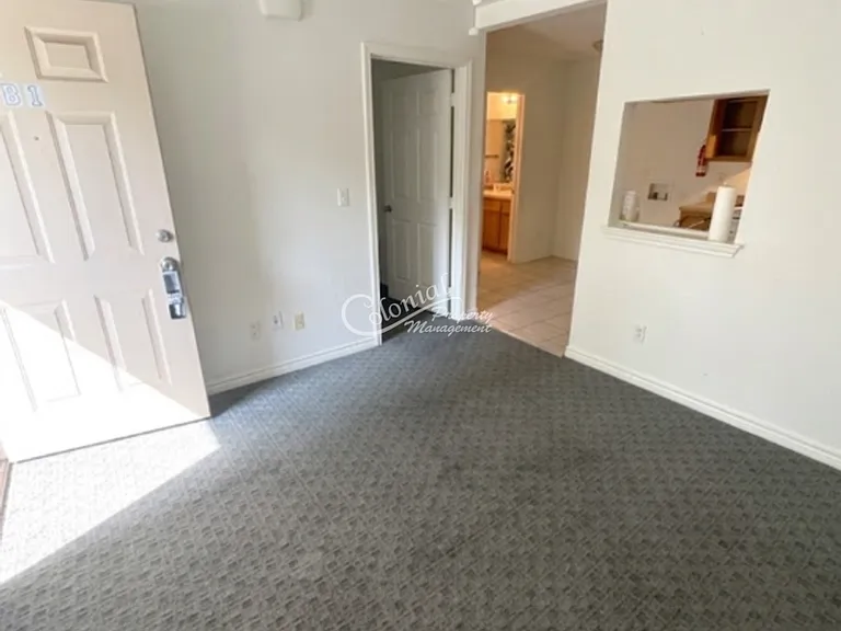 507 N Gilmer St #B1 — Photo 4