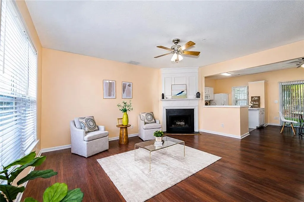 2 bed, 2.5 bath, 1218 sqft, $2,000 — Photo 2
