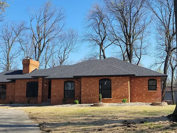 42 Sugar Ln, Collinsville, IL 62234