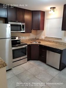 645 93rd Ave N, Naples, FL, 34108