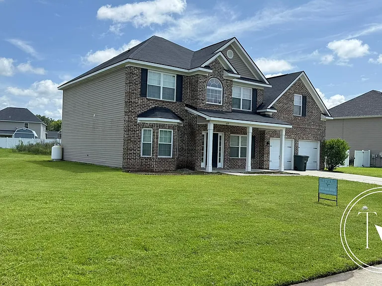 639 Red Oak Ln — Photo 3