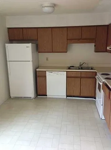 2 bed, 1.5 bath, 1114 sqft, $1,500 — Photo 3